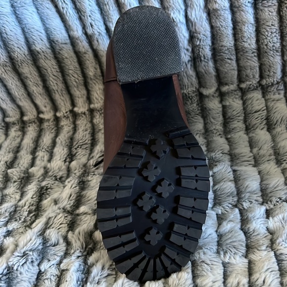 Steve Madden chunky heeled booties! Size 7M. Great condition! - Picture 5 of 5